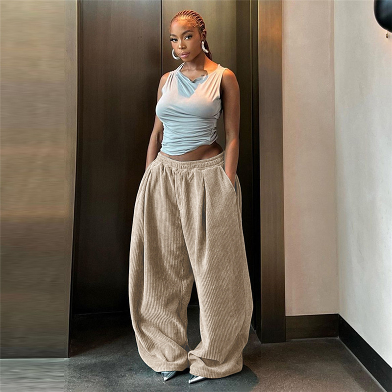 Street Fashion Shoot - 女性のパンツ服秋と冬の女性の新しいファッションコーデュロイストリート撮影ハイウエストルーズストレートカジュアルパンツ