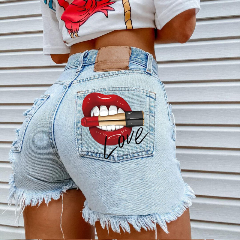 Street Fashion Jeans - 夏のトレンドレディースリップスティックストリートスタイルシャッタードデニムショーツ口噛み効果カジュアルジーンズファッションアクセサリー