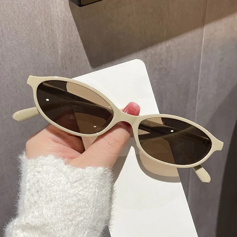 ニューレトロセクシーキャットアイサングラス男女兼用ヴィンテー - Street Fashion Brands のレビューと価格