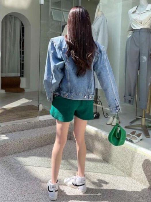 時代を超えて愛される香港スタイルのストリートファッションデニ - Street Fashion Hong Kong のレビューと価格