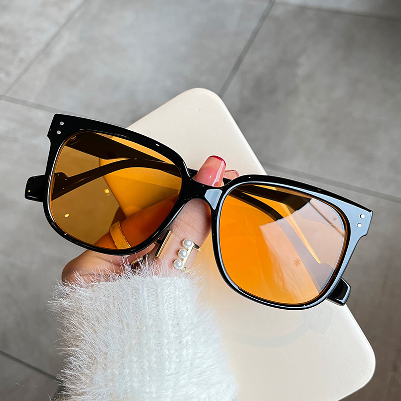 Uv400-女性のためのレトロな黒のサングラス,高級ヴィンテ - Street Fashion Shoot のレビューと価格