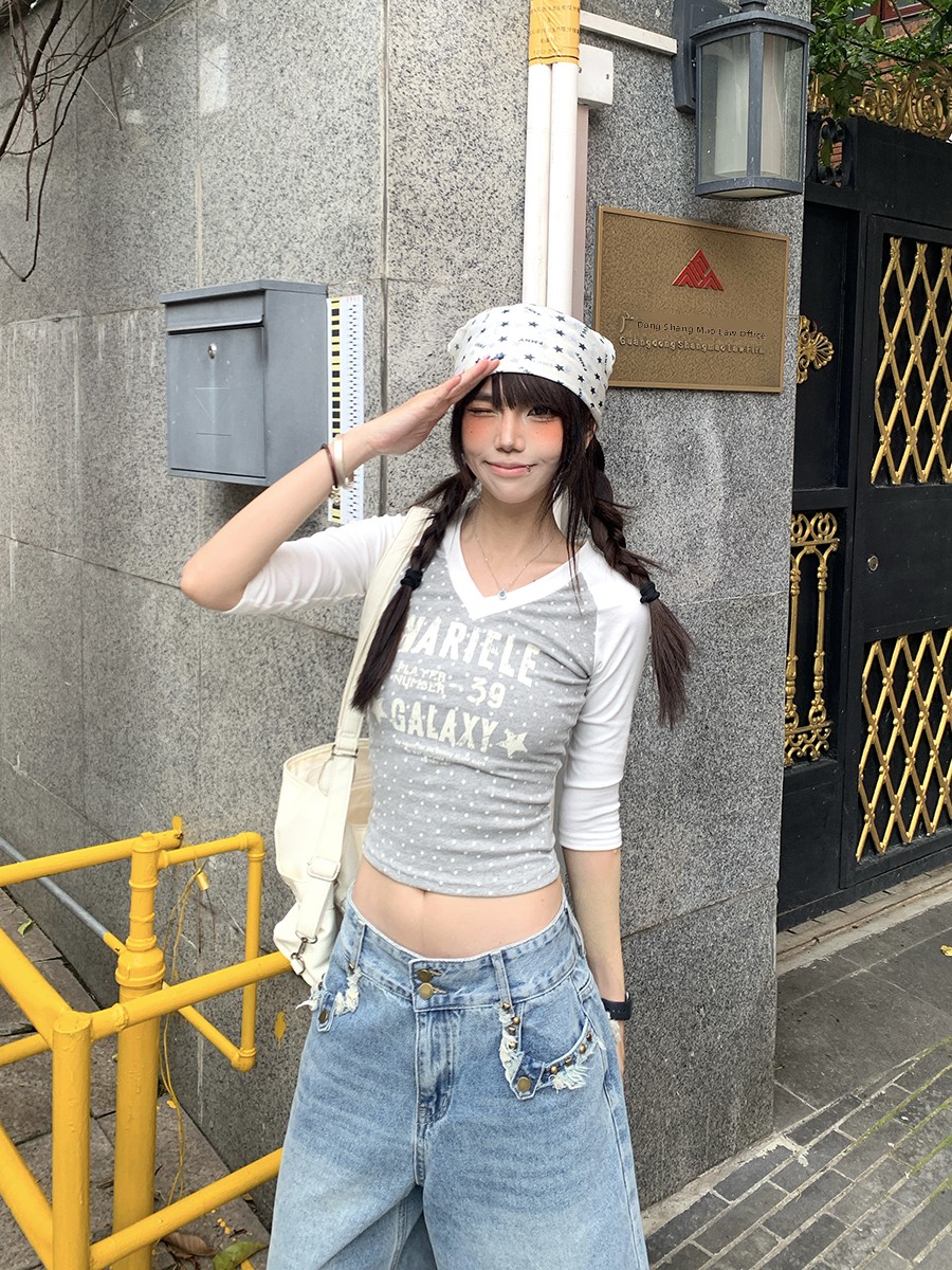 夏用ポルカドット柄スプライスVネックミッドスリーブTシャツ  - Street Fashion Korean Girl のレビューと価格