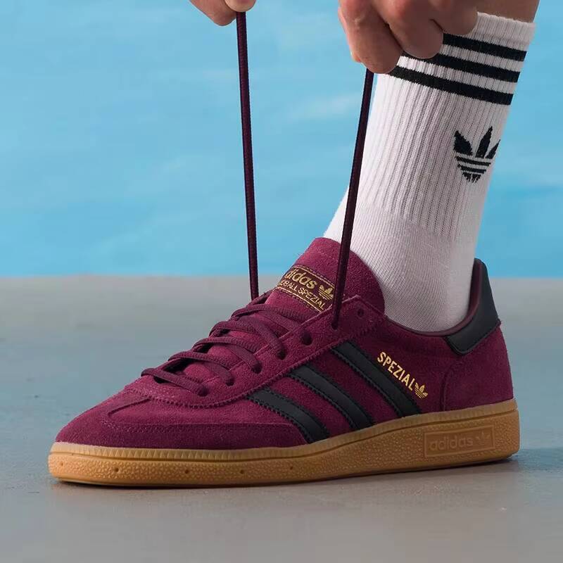アディダス サンバ トレフォイル ユニセックス ロートップ  - Street Fashion Hong Kong のレビューと価格