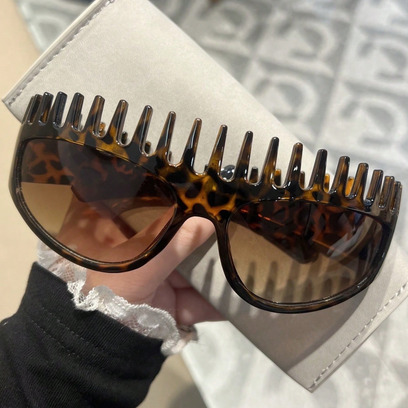 1 個の女性用ファッションメガネ新しいスタイルの個性風変わり - Quirky Street Fashion のレビューと価格